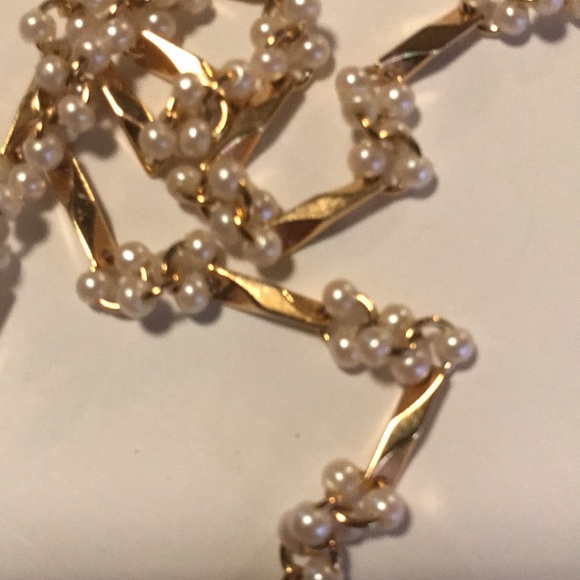 Pearl and Gold Necklace - Picture 6 of 7